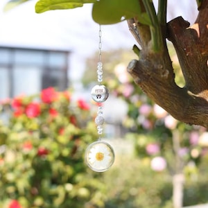 Real Dried Flower Chamomile Suncatcher,Daisy Pressed Flower Pendant,Customized Name Charm,Small Disco Ball With Refracted Light,Gift For Her