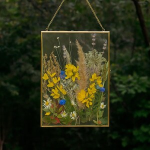 Pressed Flower Art Suncatcher Unique Dried Flower Botanical Art Garden Light Catcher Glass Frame Light Catcher Window Hanger Gift For Mom
